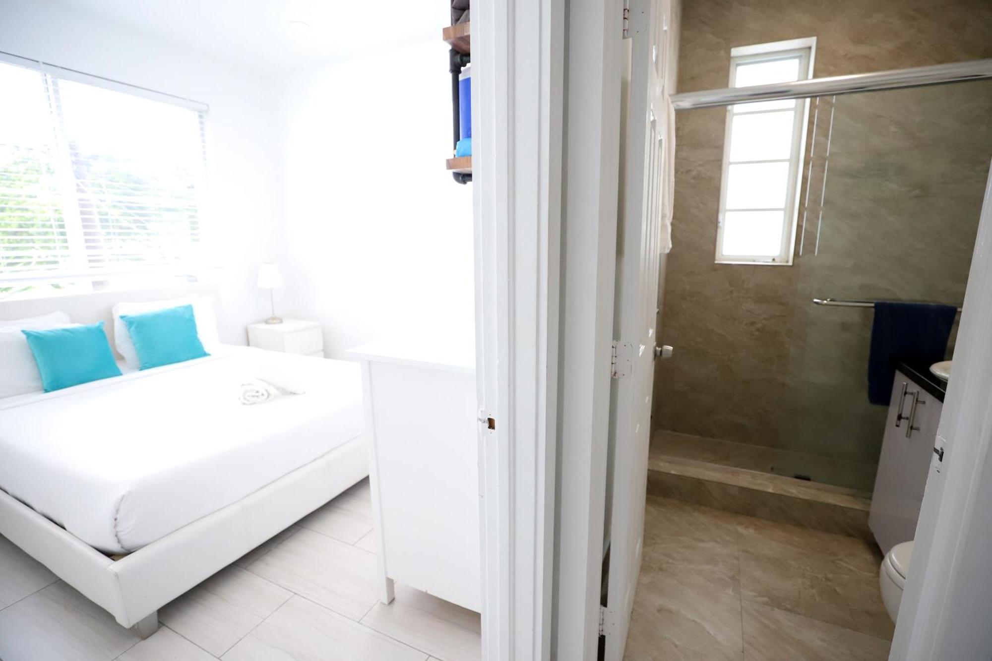2 Bedroom 3 Minute Walk To South & Ocean Drive Apartment Miami Beach